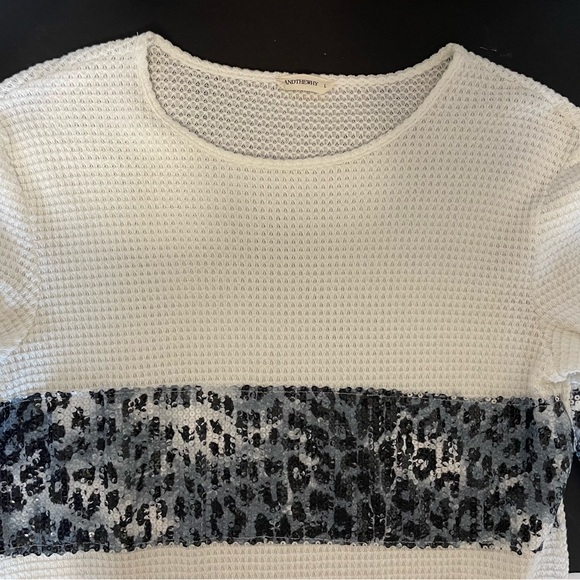 AndTheWhy Women's Long Sleeve Waffle Knit Animal Print Bands Sequins Large White - Picture 6 of 12